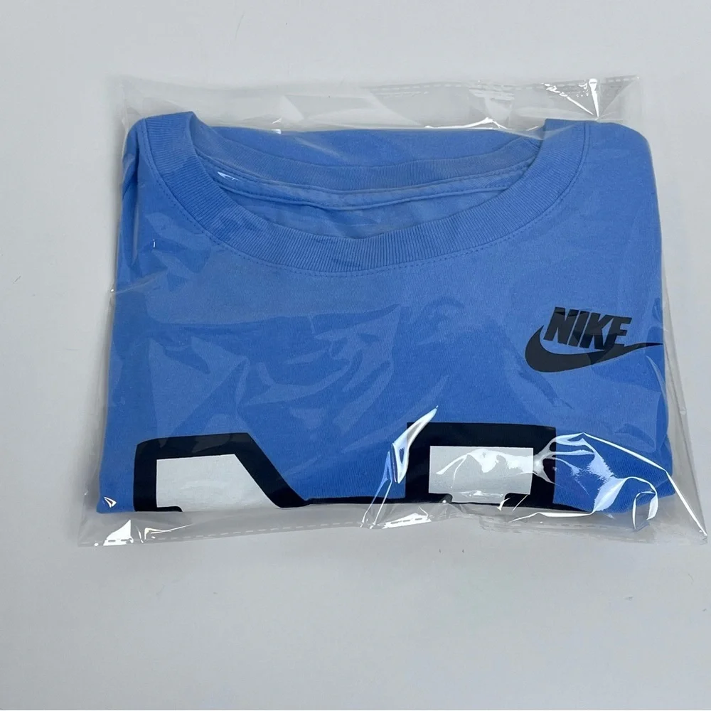 The Nike Tee Men's Long Sleeve North Carolina Tarheels Graphic Tee Size M; NCAA